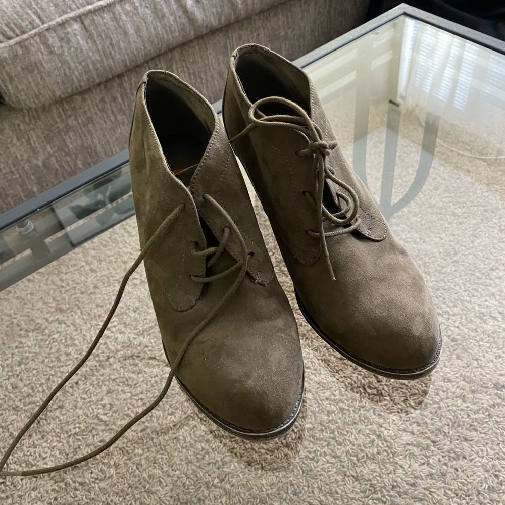 Women's Olive Lace-Up Ankle Boots